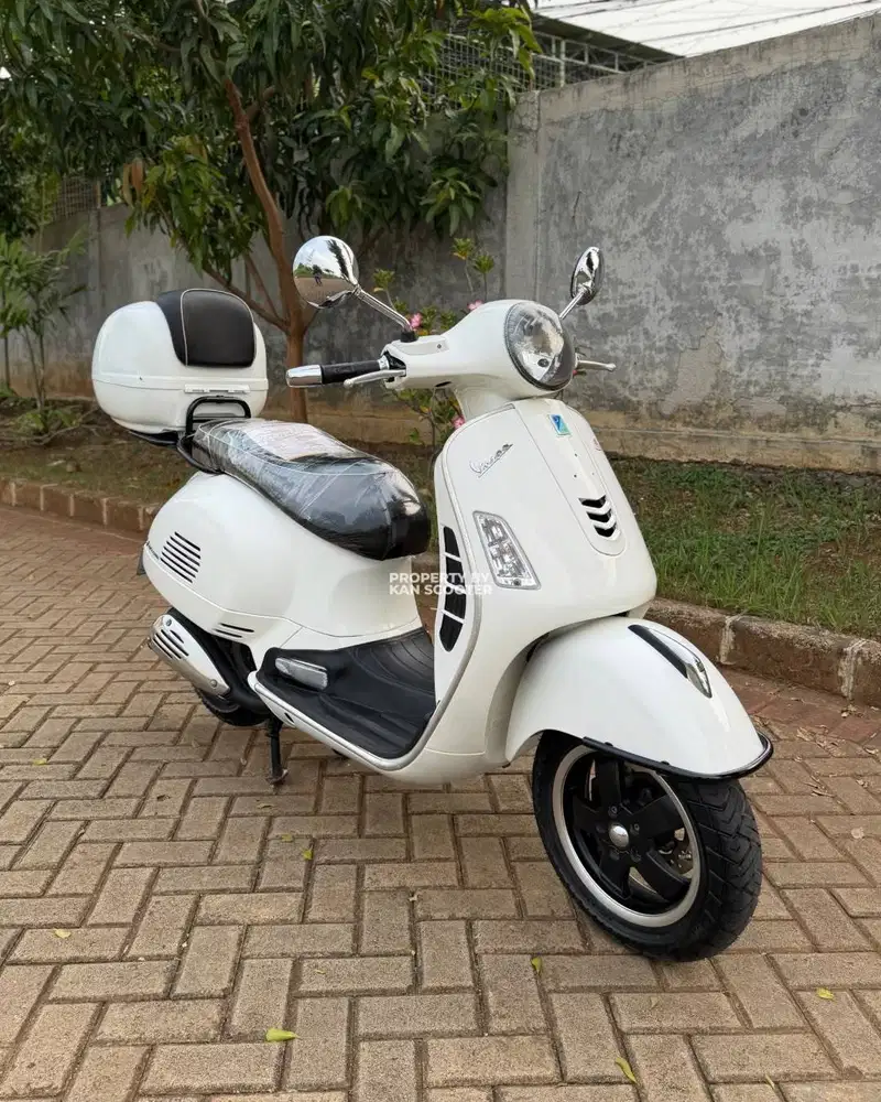 VESPA GTS 150 3V 2014 TERMURAH