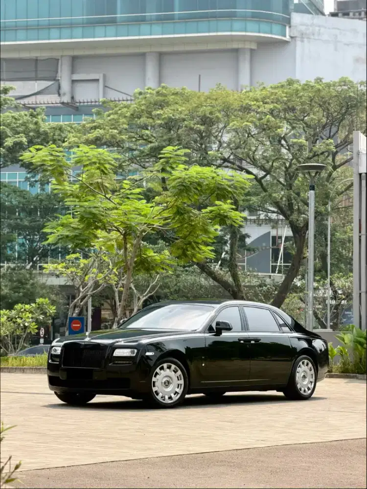 Rolls Royce 
Ghost 6.6 V12 
EWB (Extended Wheel Base)