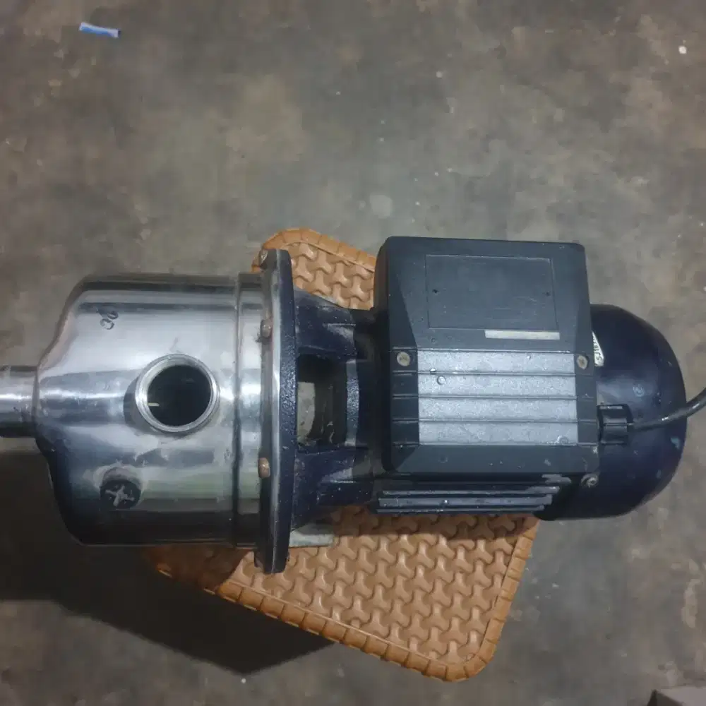 Mesin pompa air