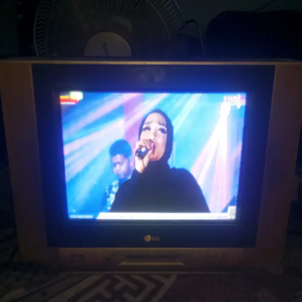 TV tabung 14 in flat LG