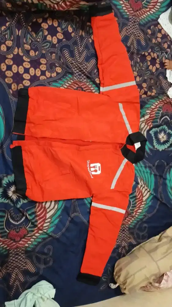 Jaket shoppe baru