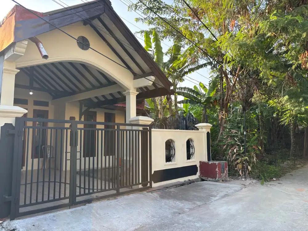 Dijual/Disewakan rumah cantik di Taman Kebalen Bekasi