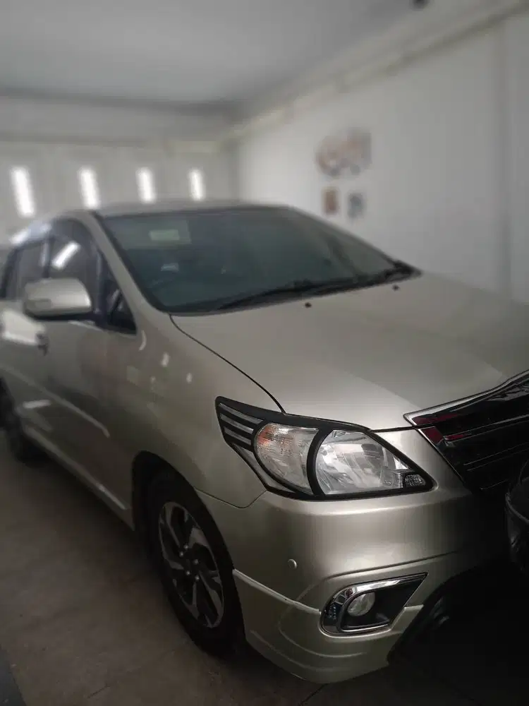 Dijual kijang Inova tahun 2015 matic tipe v luxury