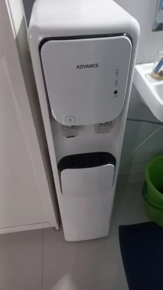 Dispenser tanpa galon Advance