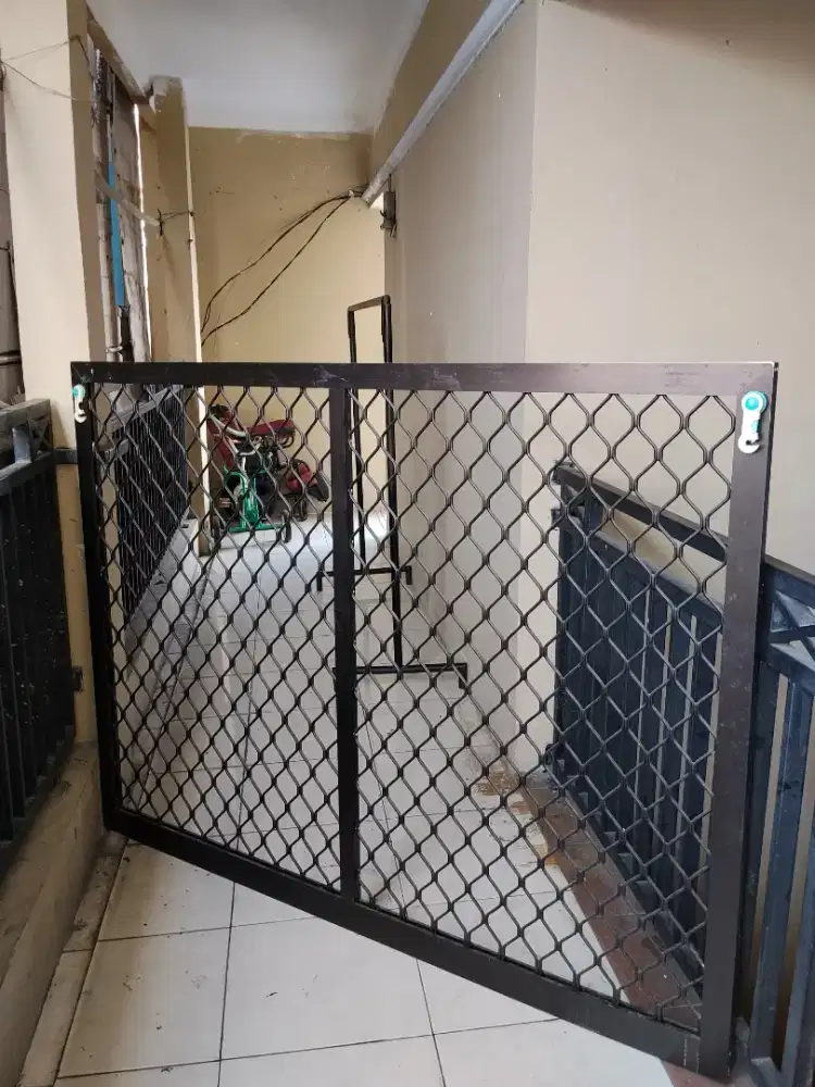 Pintu pagar dorong aluminium