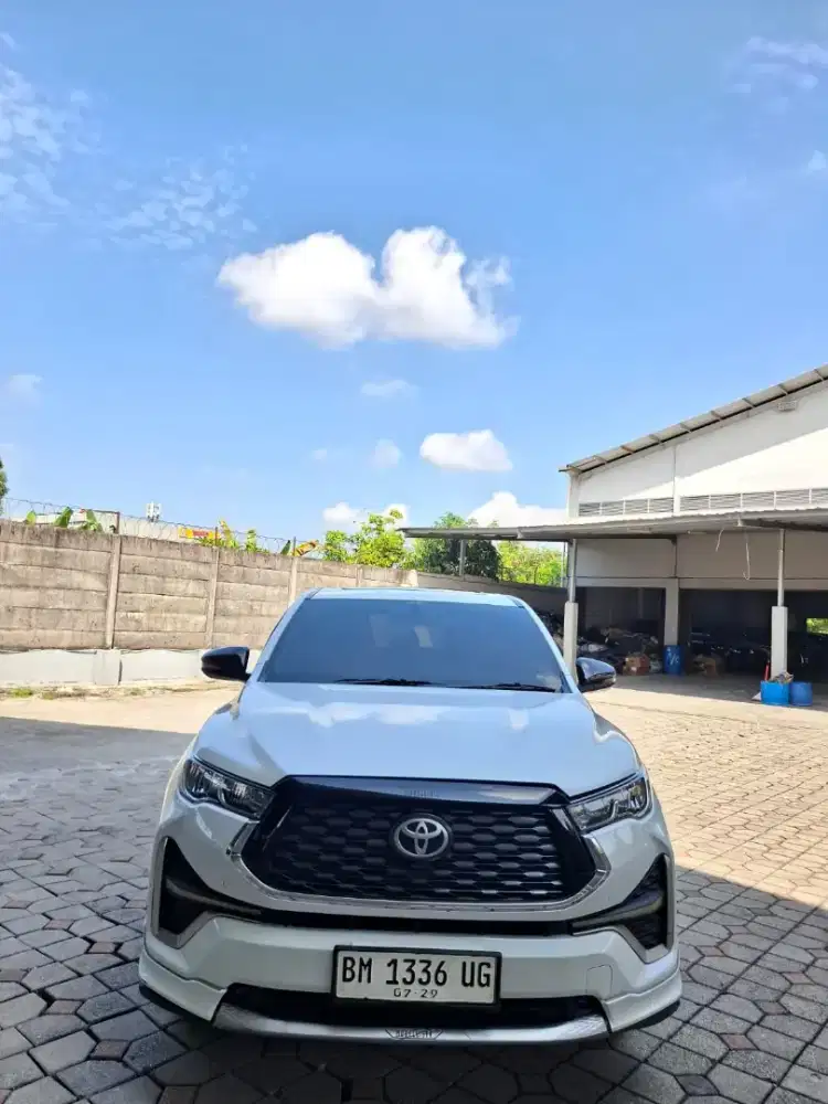 Zenix hybrid 2024 V modellista matic. Km 39rb antik