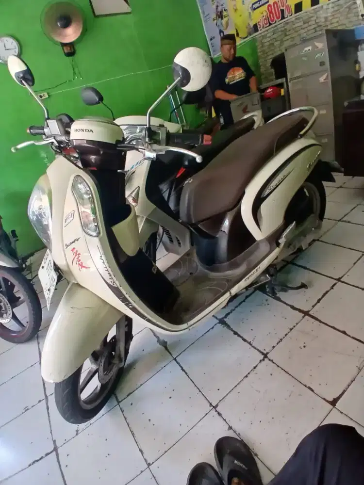 Scoopy injeksi THN 2013 plat AB kota