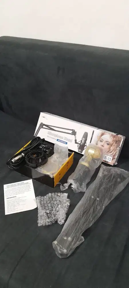 TaffSTUDIO Microphone Mic Condenser BM-8000 + Stand