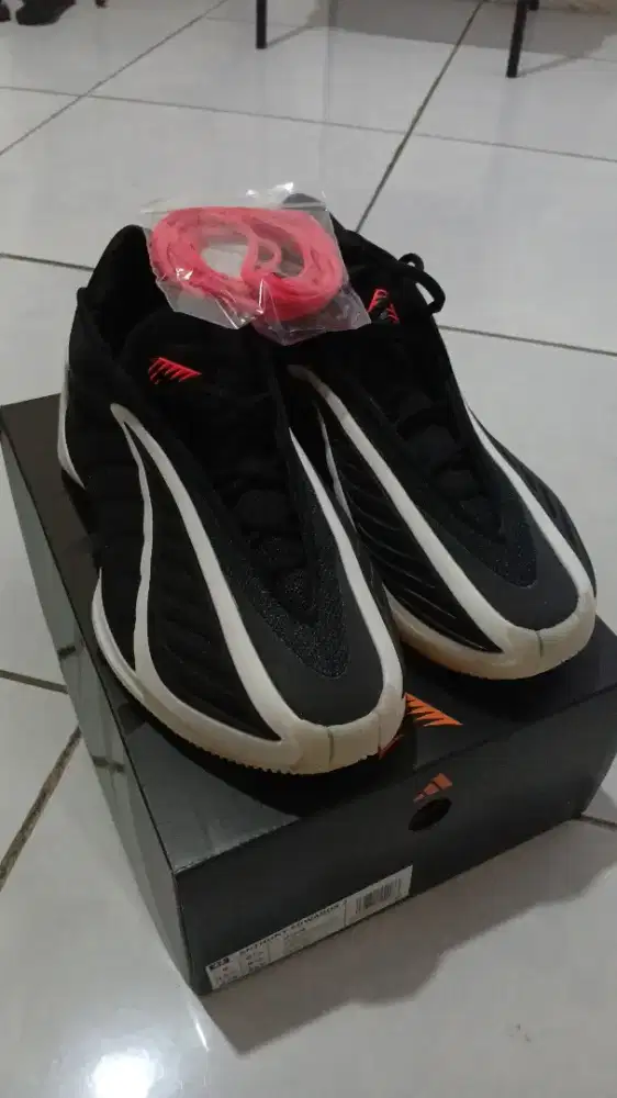 Sepatu Basket ADIDAS AE 2