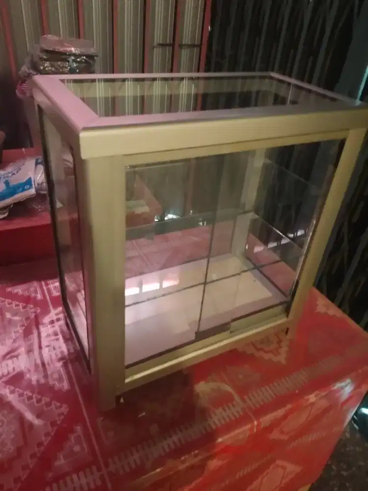 ETALASE ROKOK NEGO MASIH BAGUS