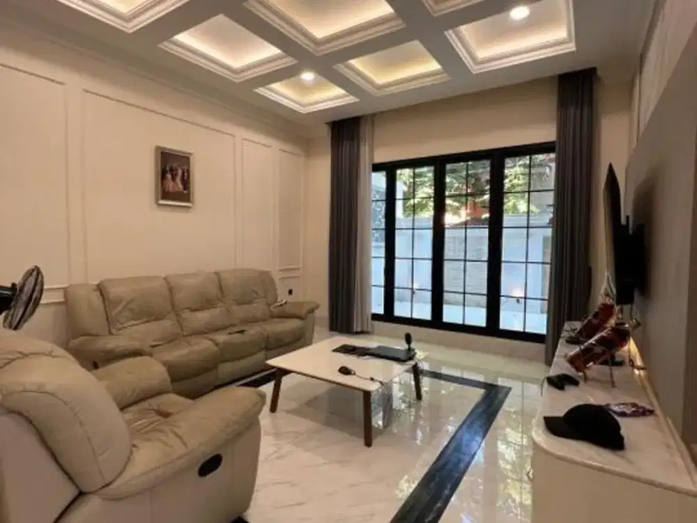 Rumah Hoek Sunter Bangunan 2 Tahun Uk13x15,3 Lantai