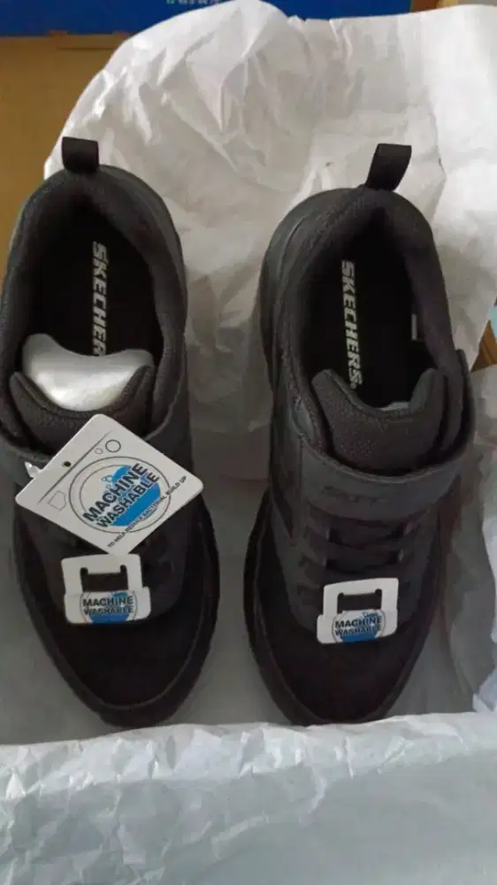 Sepatu sketchers baru beli di sportstation