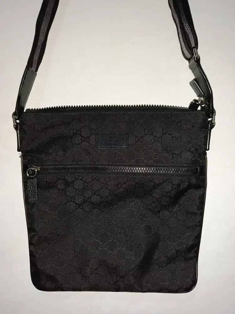 Tas Selempang Gucci GG