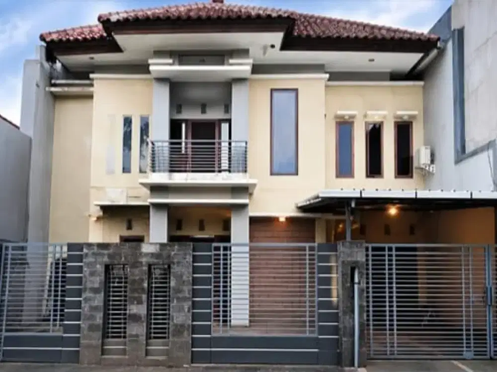 Dijual Rumah 2 Lantai Siap Huni Dian Istana