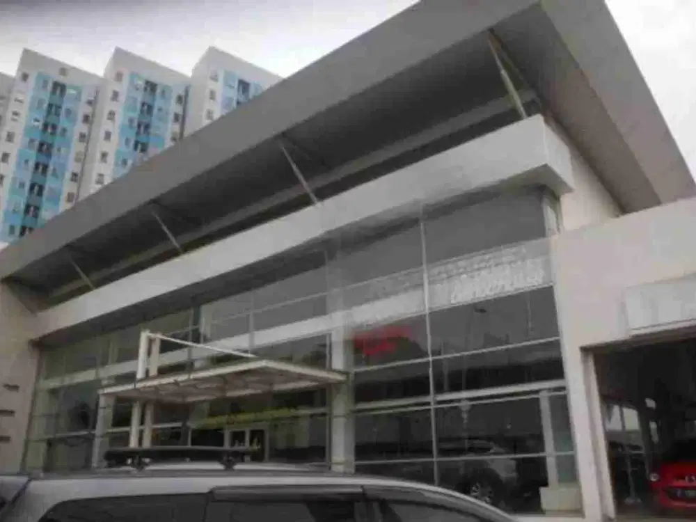 Dijual Ex Showroom di Jakarta Timur