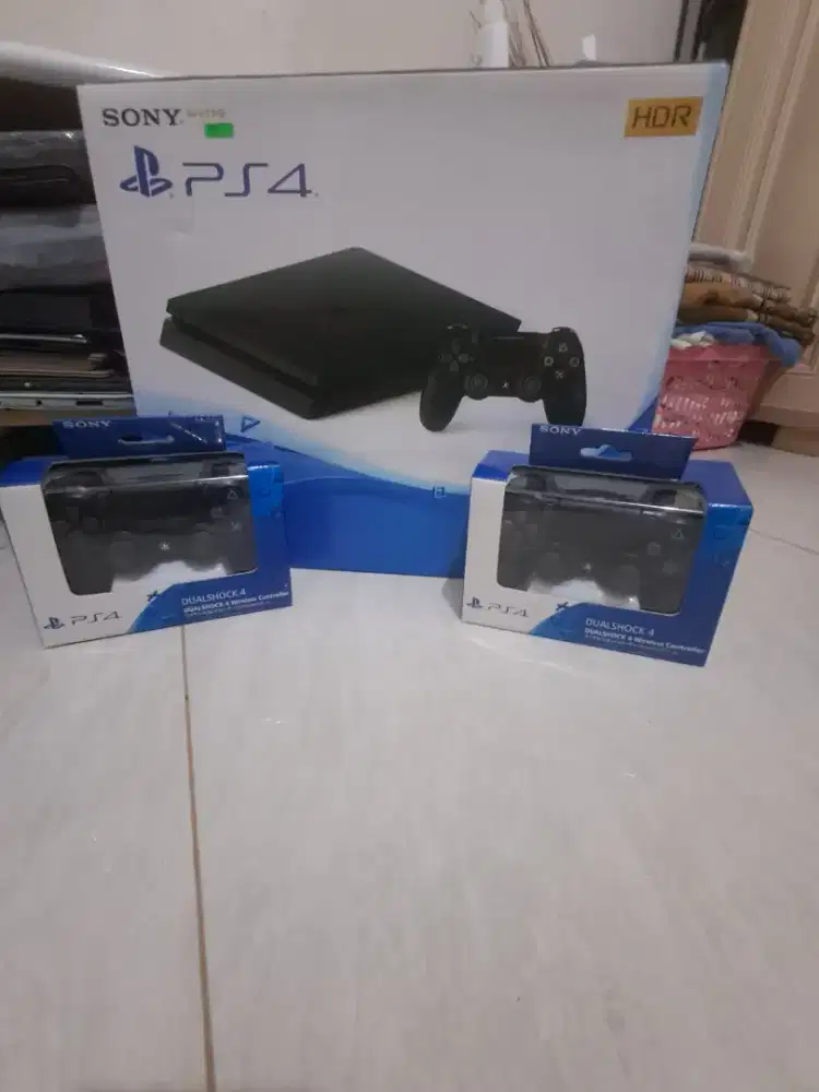 Dijual Ps 4 slim 1 TB lokasi waringinjaya, Bojong gede