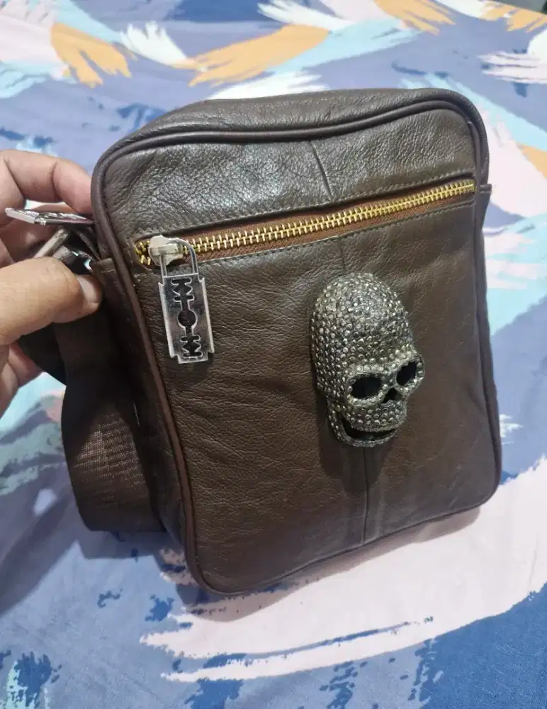 Preloved tas P* kulit asli tebal mulus