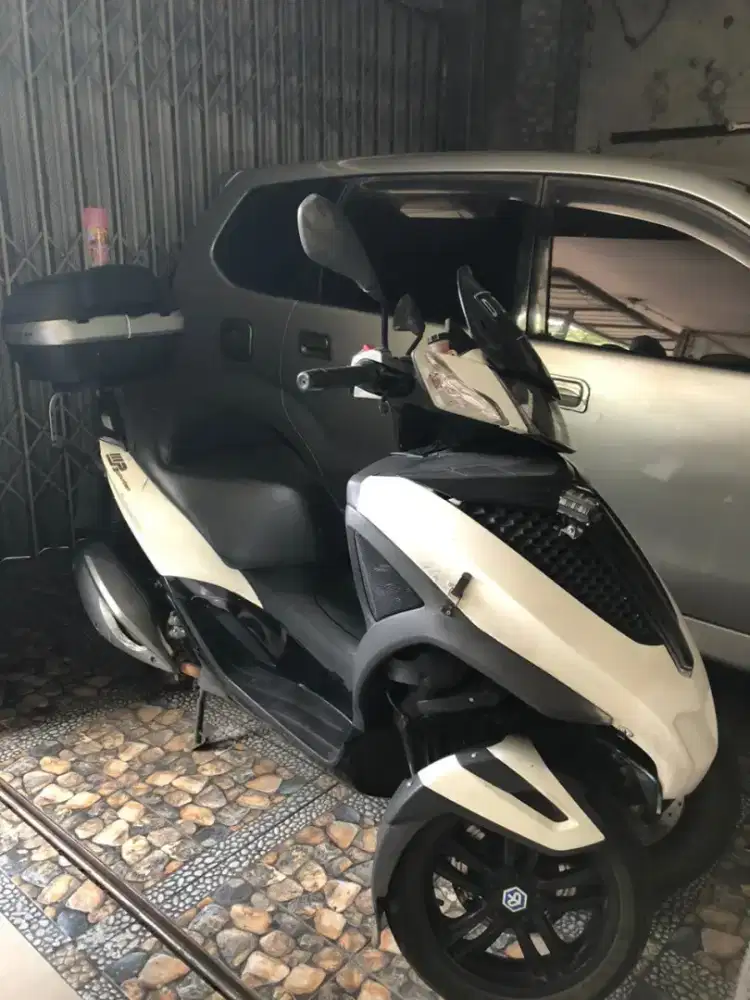 Piaggio MP3 Yourban 300