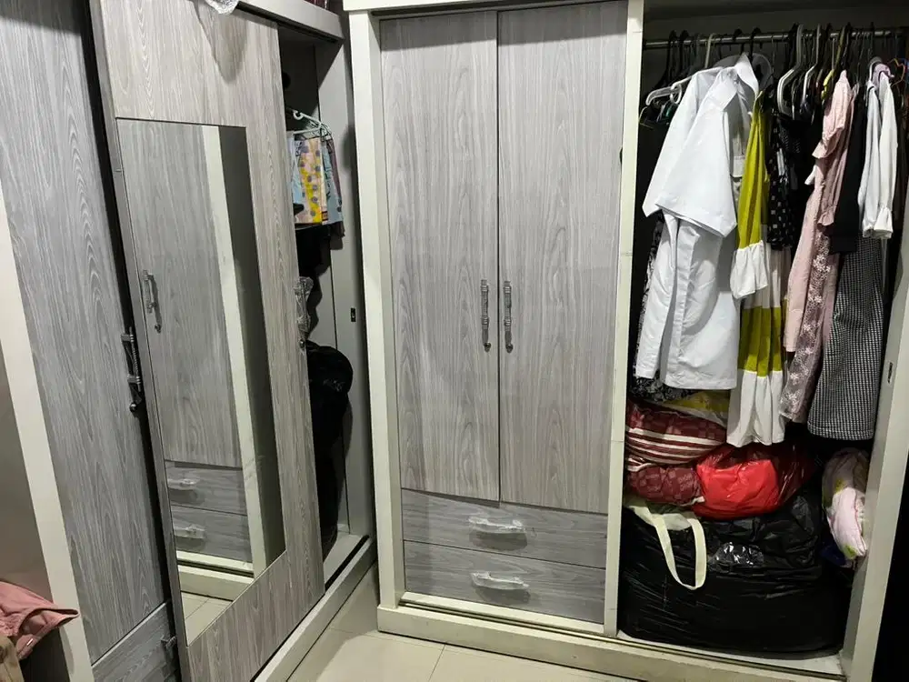 Lemari besar 3 pintu