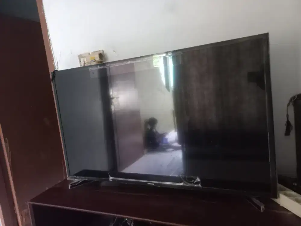 Dijual Smart tv samsung UA43T6500 ( seken )