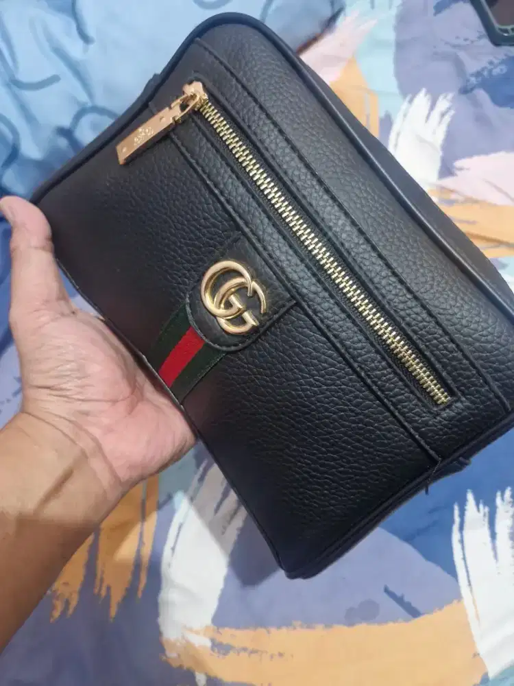Preloved clutch guc*i bukan ori, bahan kulit like new