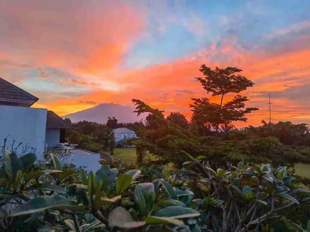 Dijual Rumah Rancamaya Golf View, pemandangan Gunung Salak