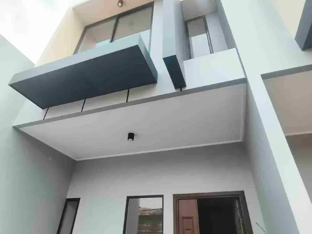 Rumah Baru 3 Lantai di Taman Ratu Jakbar Akses Jalan Bisa Dilalui 2 Mobil