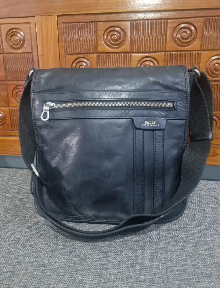 Preloved tas bal*y vintage kulit asli tebal mulus, istimewa