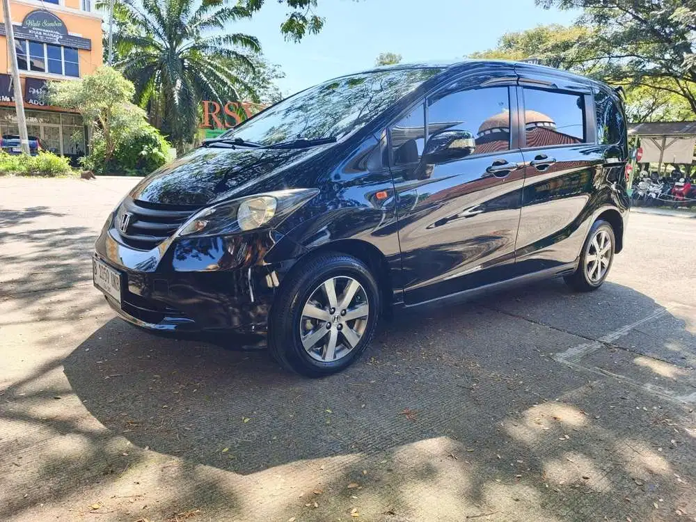 Honda Freed 2010 Bensin