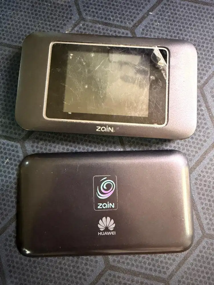 Layar Sentuh Unlock Mifi Huawei 3000mAh cat6 LTE 300Mbps
