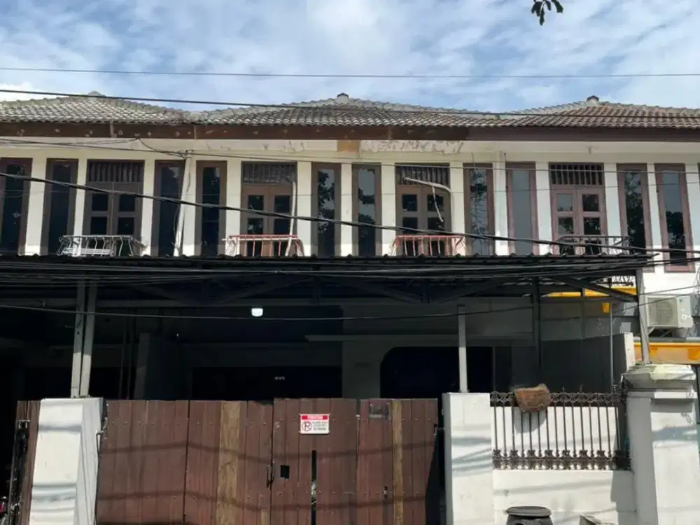 Dijual rumah 2 lantai di rungkut asri (MK)