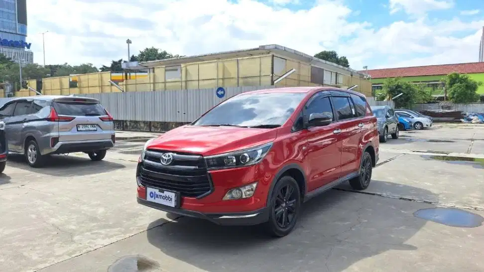 KM Rendah - Toyota Kijang Innova 2.0 Venturer Bensin-MT 2018