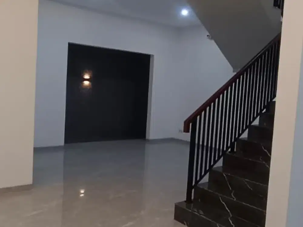 Dijual Rumah Baru di Kompleks Sutra Kirana, Alam Sutera Kondisi Sangat Baik