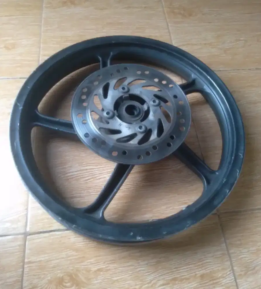 Velg roda depan ori copotan vario karbu.
