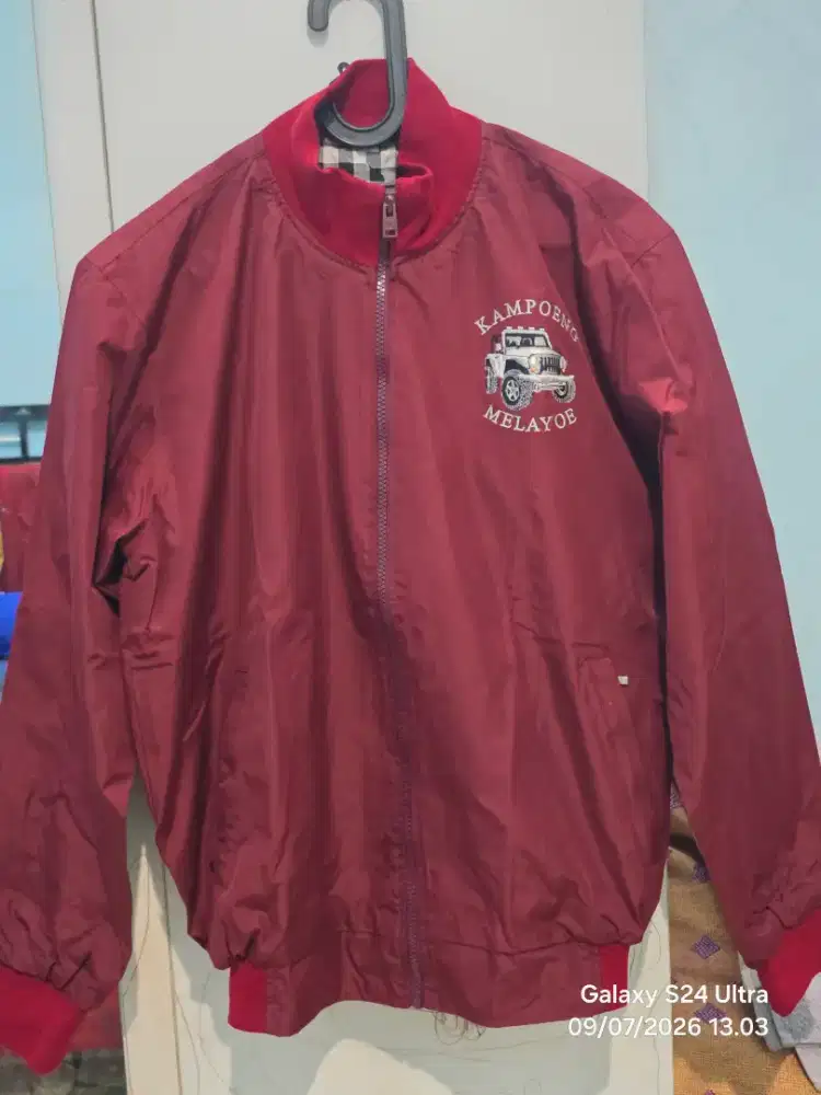 Jaket Tebal Maroon
