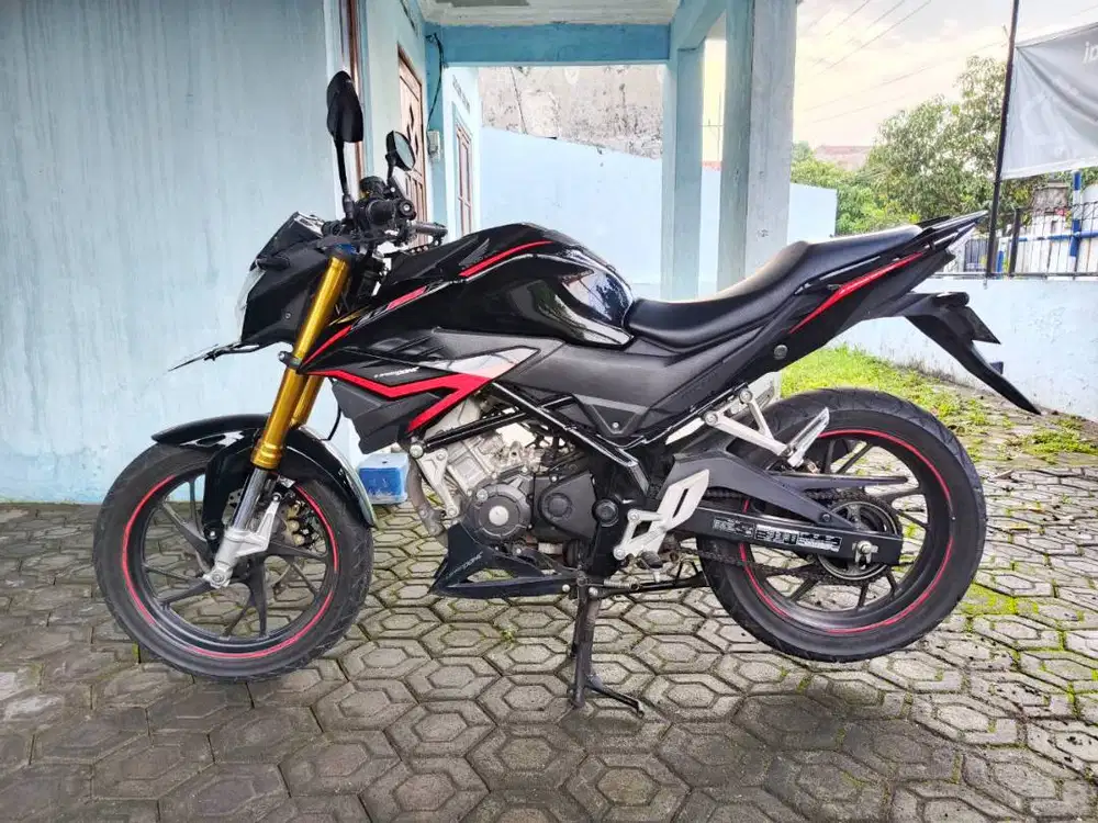 Honda CB150R V3 Kondisi Istimewa