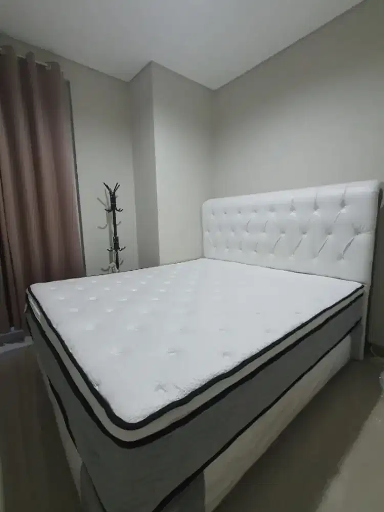 Dijual 1 set ranjang 180x200  merek Tudor