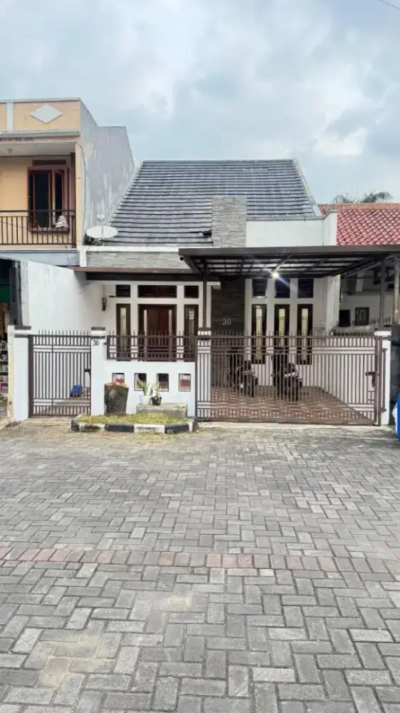 Dijual Rumah di Cluster Rancabolang Dekat Margahayu Raya 900 Juta