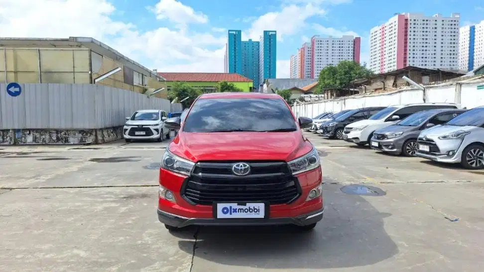 KM Rendah - Toyota Kijang Innova 2.0 Venturer Bensin-MT 2018