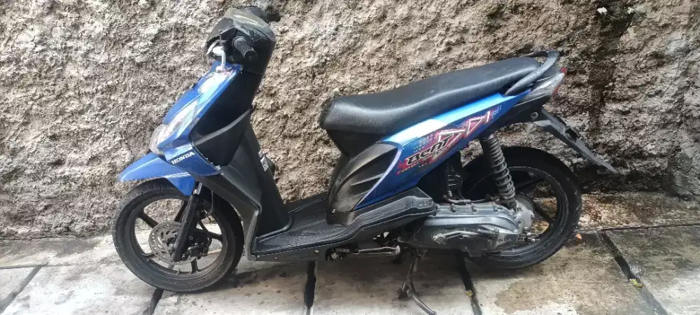 Di jual motor Honda beat tahun 2011 surat lengkap pajak of mesin halus