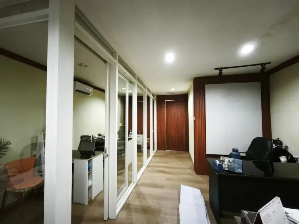 DiSewakan  Ruko Baru Renovasi di Pusat Kota