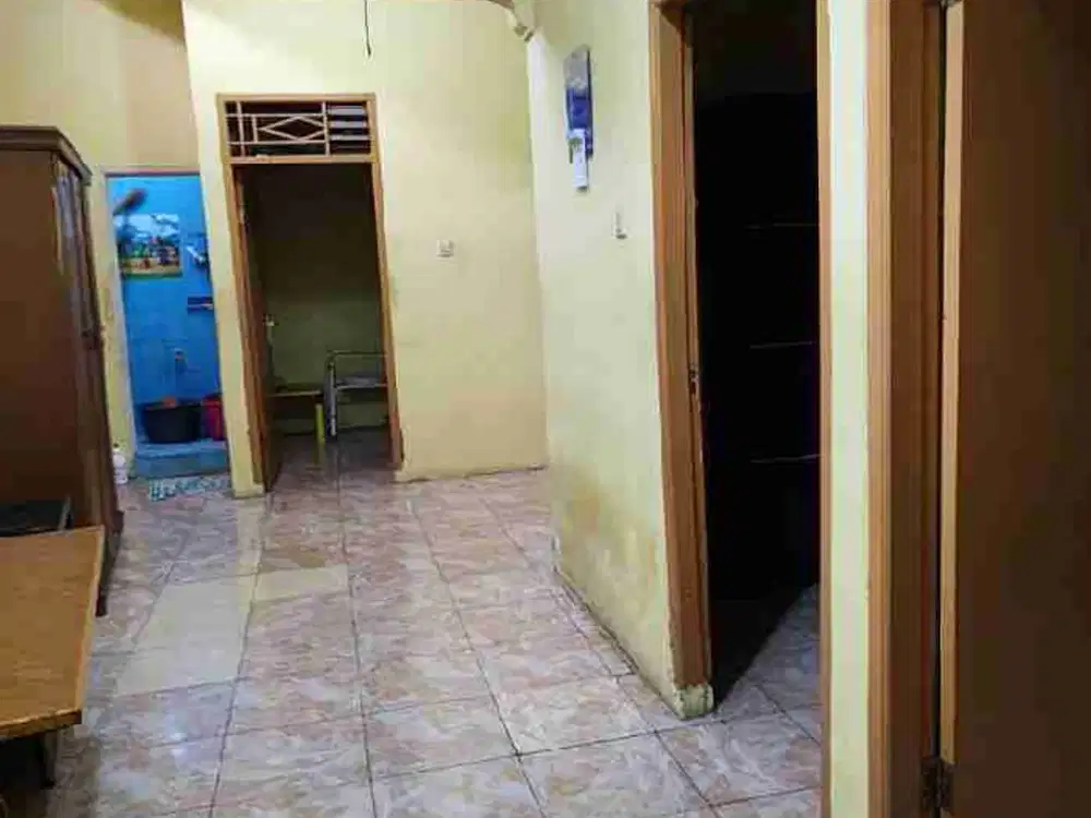 Rumah Ngantong nempel poris indah Cipondoh makmur