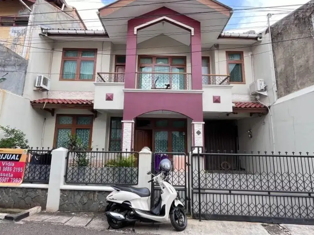 Dijual Rumah Terawat Siap Huni di Duren Sawit