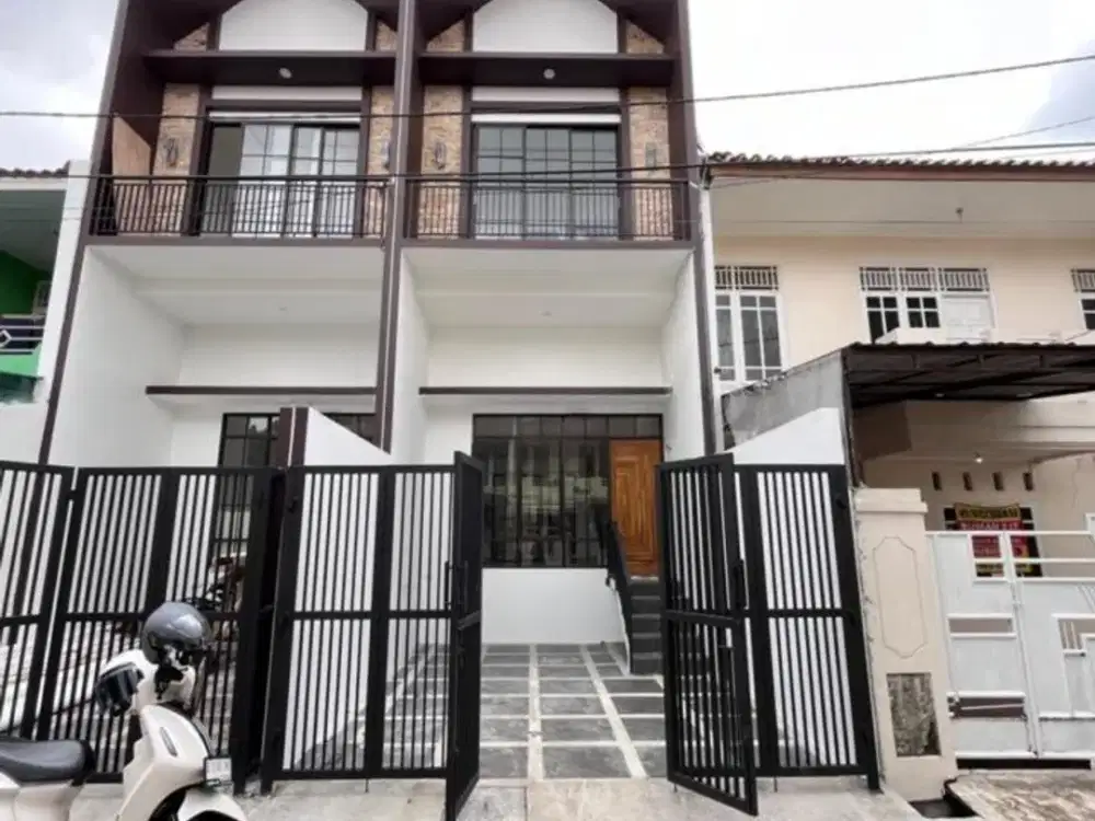 Rumah Modern 3 Lantai Harga Terjangkau di Jakarta Timur