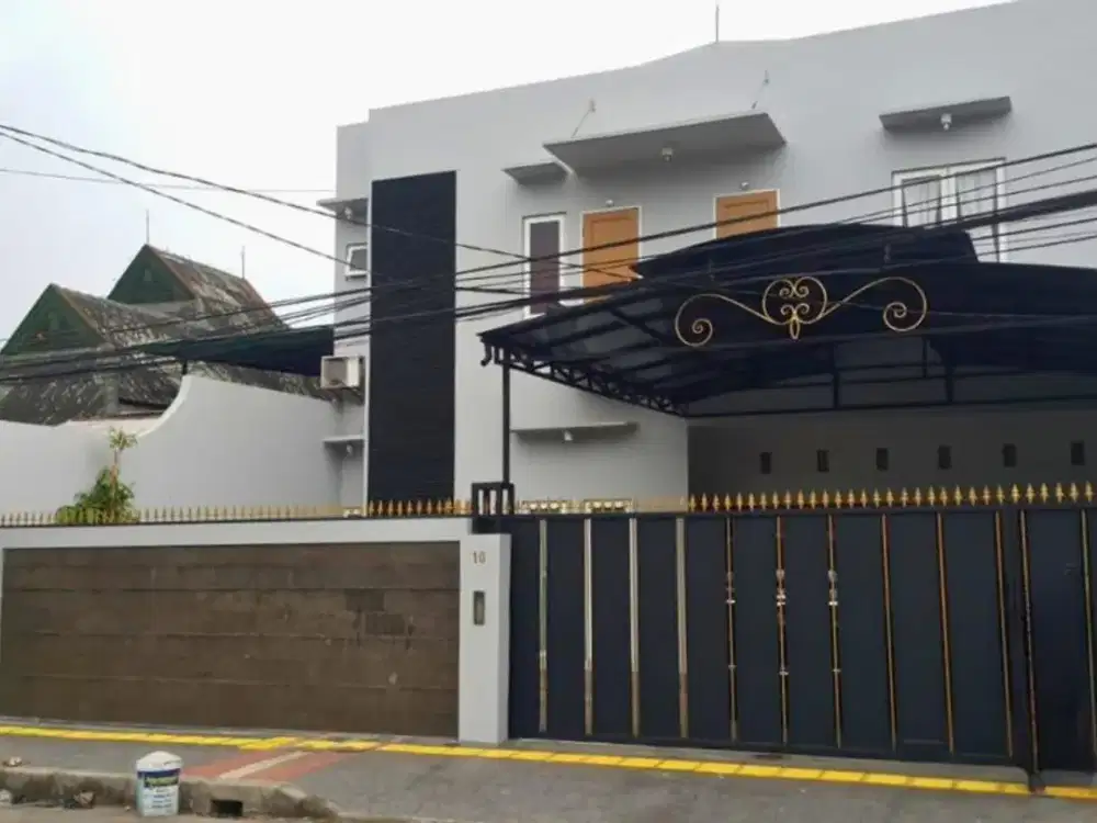Dijual Rumah Strategis dekat Stasiun Jatinegara