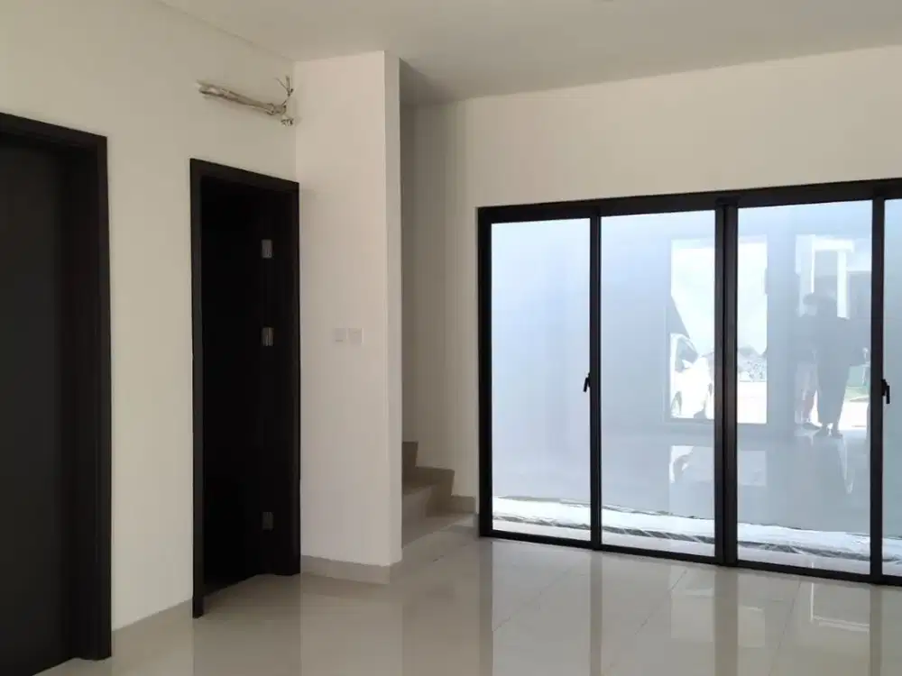 Disewakan Rumah 2 Lt di Wisteria Metland, Cakung, Jakarta Timur.