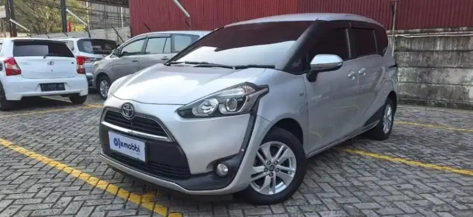 PROMO Low Angsuran Toyota Sienta 1.5 V Bensin-MT 2016 KVJ