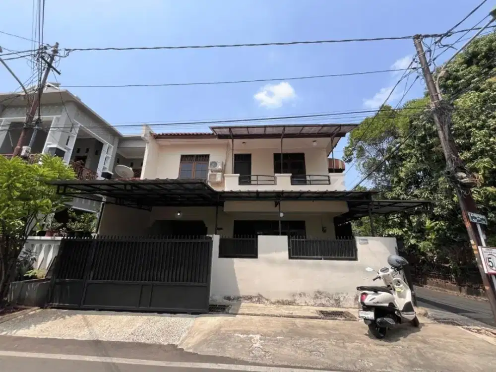 Dijual Rumah Hook di Perumahan Nyaman Dan Asri, Pondok Kelapa