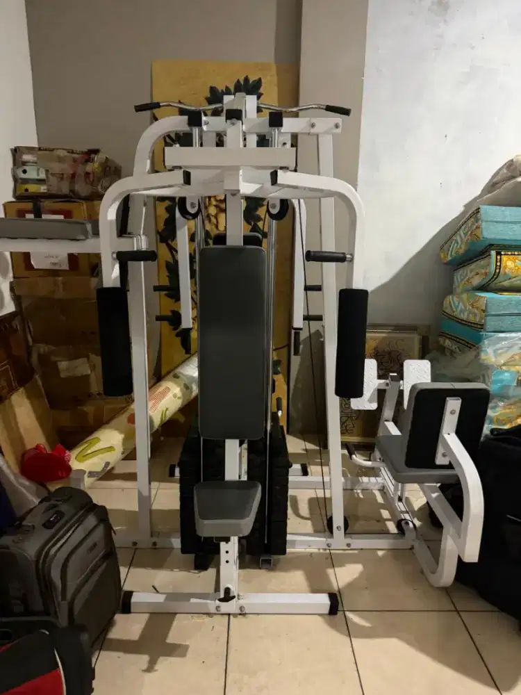 Jual aja borongan alat FITNES/GYM bekas masih seperti baru