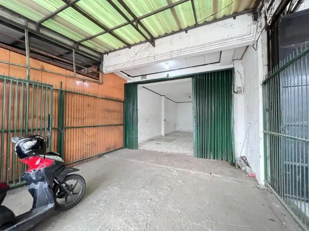 Ruko 2 Lantai di Pinggir Jalan yg Ramai Pondok Gede